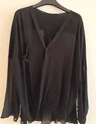 Draped Top (Drapierte Seidenbluse) des italienischen Designer-Labels Isabel Benenato