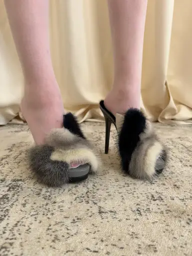Fendi fur stiletto mules 38EU 5UK