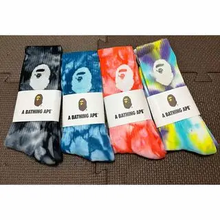A bathing ape アベイシングエイプ　ソックス　タイダイ染め4足セット アベイシングエイプ(A BATHING APE)のメンズのレッグウェア(ソックス)の商品詳細ページへのリンク