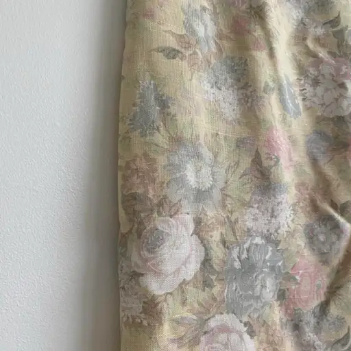 Genuine vintage Walter Krikken 90s floral midi skirt with pink, blue, and white flowers on a pale yellow background. 

Vintage Size 10 - best fit modern AU8. 

#FTSXDEPOP   - CANBERRA ✨