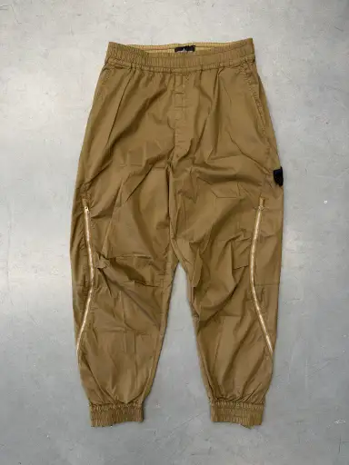 SS23 STONE ISLAND SHADOW PROJECT VENTILATION ZIP CARGO PANT - KHAKI BROWN