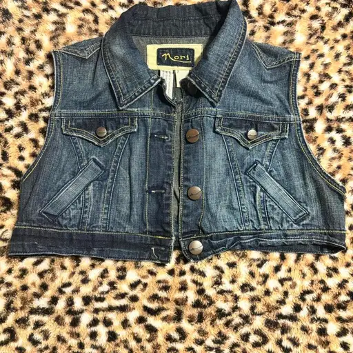 Nori denim vest in size small #denimvest #western