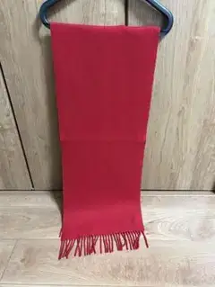 美品バーバリーマフラーレッド　ロゴ入り カシミヤ100%