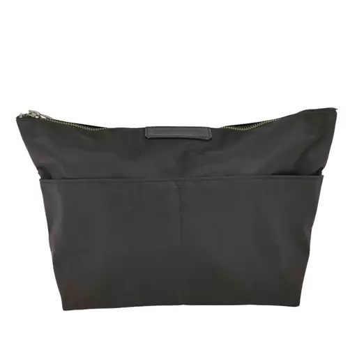 イッセイミヤケ ISSEY MIYAKE ロゴ刻印 レザーパッチ ナイロン クラッチバッグ レディース