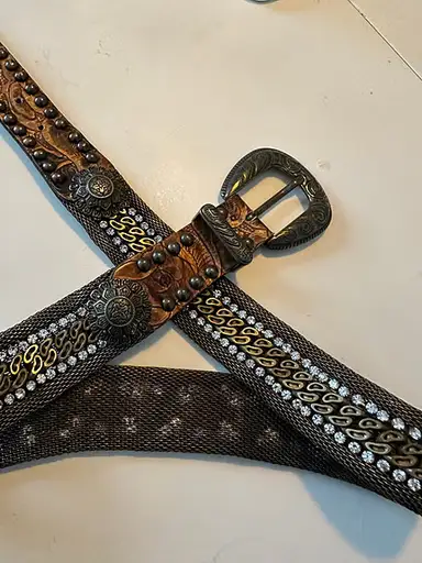 NANNI Bælte Guld med Swarovski Sten.