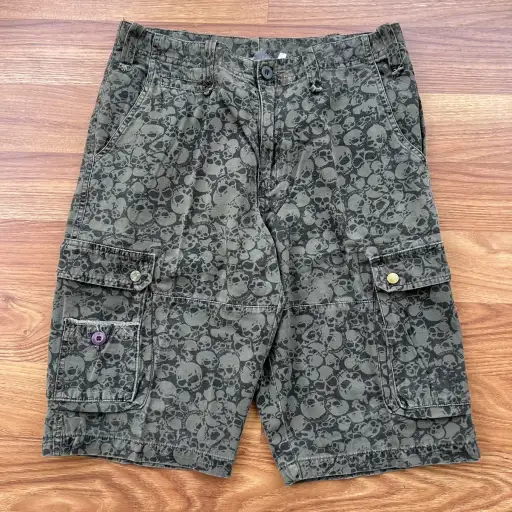 Neighborhood short cargo skull print