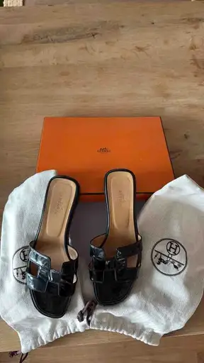 Hermès Oran Sandalen Leder Schwarz Grösse 38