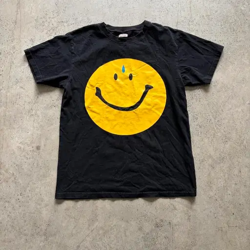 Kapital black t-shirt with yellow smiley face graphic
#smiley #japanese