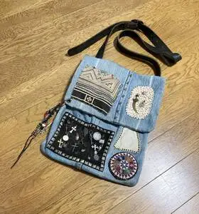 美品☆一点物 [gunda] JUNK BAG 'ONE OF A KIND' デニムリメイク スタッズ×モチーフ ショルダーバッグ ガンダ